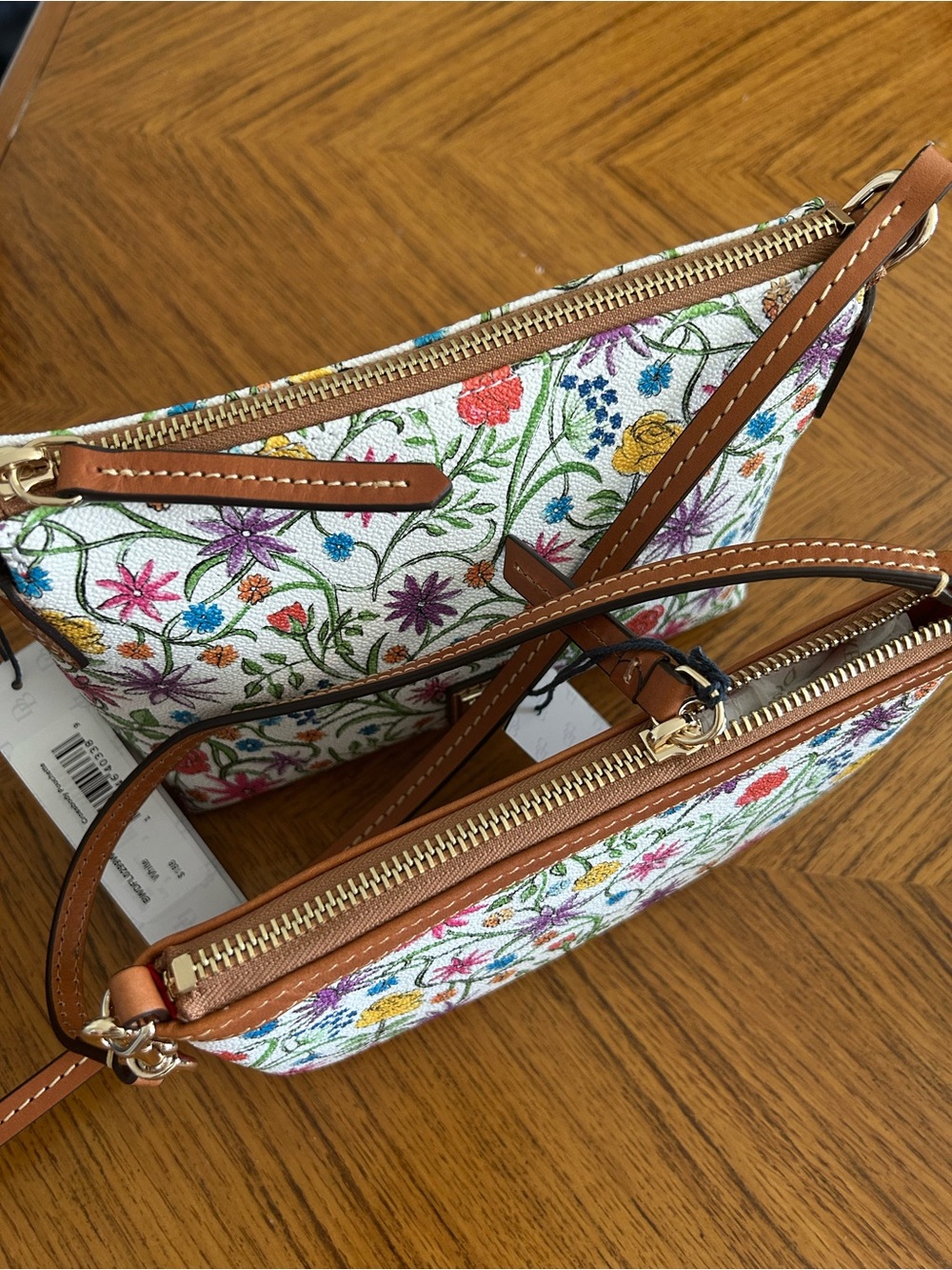 New D & B White Floral Crossbody with Brown Leather Strap & Matching Wristlet - Picture 15 of 15